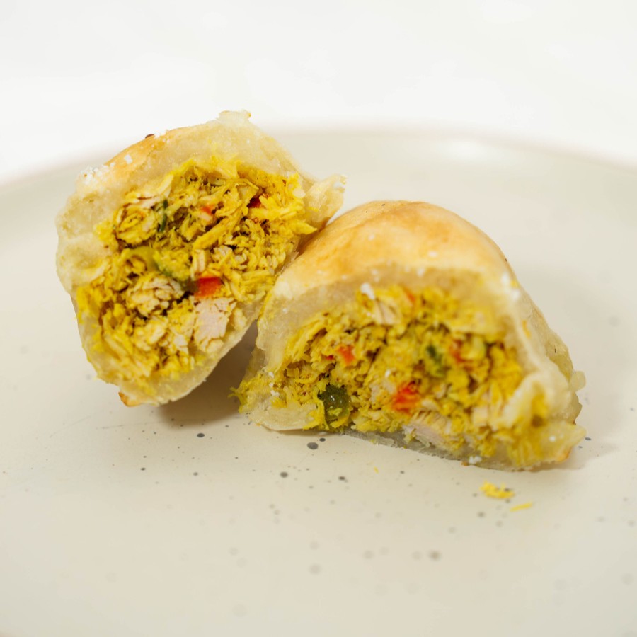 EMPANADA YUCA Y POLLO
